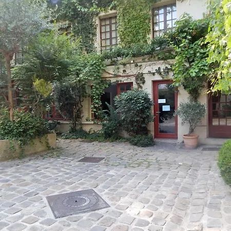 Studio Faubourg Saint Antoine * Paris